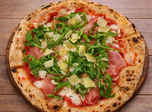 Prosciutto & Arugula – neapolietiška pica
